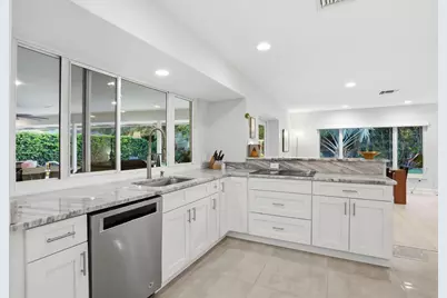 2001 Embassy Drive, West Palm Beach, FL 33401 - Photo 13