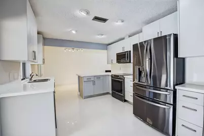 8201 SW 57th Street, Davie, FL 33328 - Photo 9