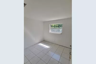 5320 NE 9th Avenue, Deerfield Beach, FL 33064 - Photo 5