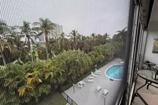 300 NE 14th Ave, Hallandale Beach, FL 33009 - Photo 15