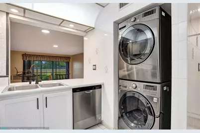 143 S Laurel Drive #604, Margate, FL 33063 - Photo 11