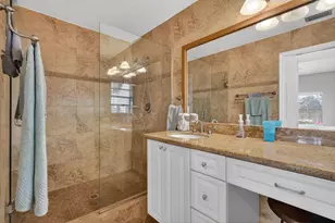 5875 Sun Pointe Cir, Boynton Beach, FL 33437 - Photo 19