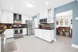 9121 NW 13th St, Plantation, FL 33322 - Photo 15