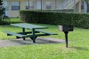 5168 NE 6th Ave, Oakland Park, FL 33334 - Photo 7