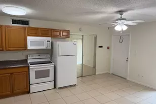 637 Executive Center Dr, West Palm Beach, FL 33401 - Photo 13