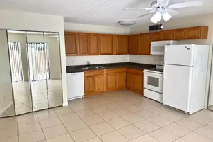 637 Executive Center Dr, West Palm Beach, FL 33401 - Photo 5