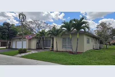 4705 Holly Drive, Tamarac, FL 33319 - Photo 3