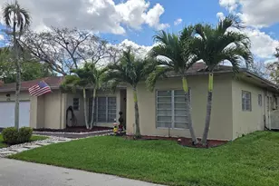 4705 Holly Dr, Tamarac, FL 33319 - Photo 3