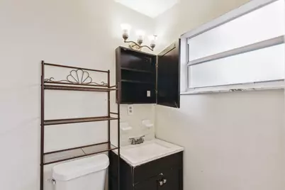 520 NE 45th Street, Deerfield Beach, FL 33064 - Photo 15