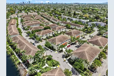 704 SW 2nd Avenue, Pompano Beach, FL 33060 - Photo 27