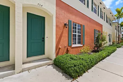 704 SW 2nd Avenue, Pompano Beach, FL 33060 - Photo 1