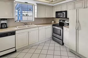 907 Marina Dr, North Palm Beach, FL 33408 - Photo 3