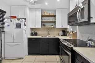 202 Oxford 200, West Palm Beach, FL 33417 - Photo 5