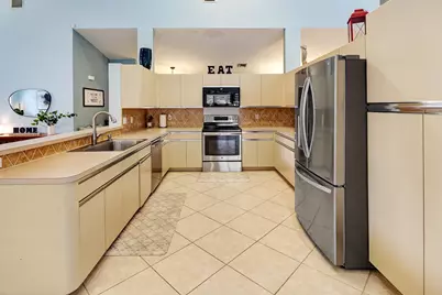 10059 NW 49th Place, Coral Springs, FL 33076 - Photo 11