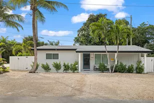 2601 NE 9th Terrace, Wilton Manors, FL 33334 - Photo 1