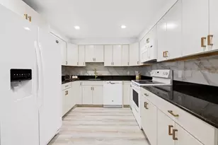 491 Racquet Club Rd, Weston, FL 33326 - Photo 9