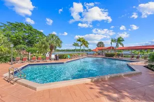 704 Freedom Ct, Deerfield Beach, FL 33442 - Photo 25