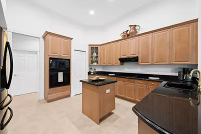 8019 S Savannah Circle, Davie, FL 33328 - Photo 17