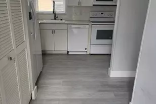 8933 SE Hobe Ridge Ave, Hobe Sound, FL 33455 - Photo 7