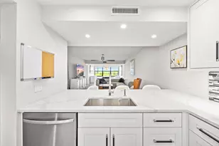 6061 Balboa Cir, Boca Raton, FL 33433 - Photo 11