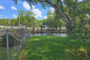 8214 SW 14th Ct, North Lauderdale, FL 33068 - Photo 23