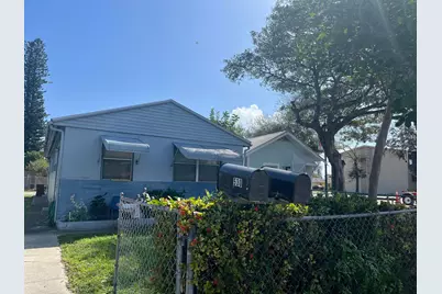 530 S C Street W, Lake Worth Beach, FL 33460 - Photo 1