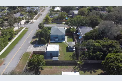 301 Hawthorne Drive, Lake Park, FL 33403 - Photo 5