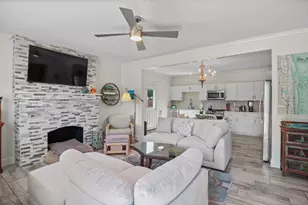 301 Hawthorne Dr, Lake Park, FL 33403 - Photo 17