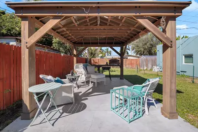 301 Hawthorne Drive, Lake Park, FL 33403 - Photo 13