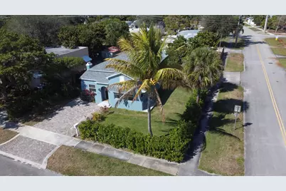 301 Hawthorne Drive, Lake Park, FL 33403 - Photo 9