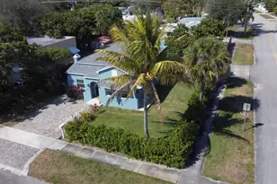 301 Hawthorne Dr, Lake Park, FL 33403 - Photo 9