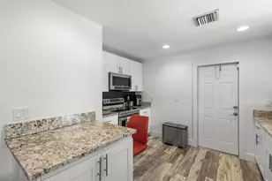 944 Hansen St, West Palm Beach, FL 33405 - Photo 11