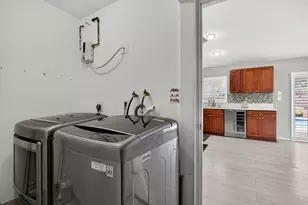 7521 SW 6th Ct, North Lauderdale, FL 33068 - Photo 21