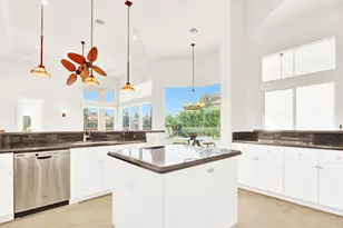 528 Les Jardin Dr, Palm Beach Gardens, FL 33410 - Photo 9