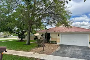 6100 W Falcons Lea Dr, Davie, FL 33331 - Photo 3