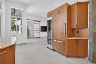 2647 Miller Ct, Weston, FL 33332 - Photo 13