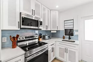 217 NE 11th St, Delray Beach, FL 33444 - Photo 17