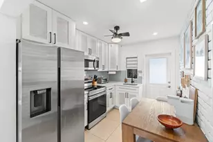 217 NE 11th St, Delray Beach, FL 33444 - Photo 13