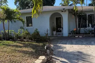 814 Colonial Rd, West Palm Beach, FL 33405 - Photo 1