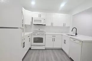 4183 Palm Bay Cir, West Palm Beach, FL 33406 - Photo 9