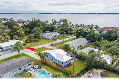 1036 NE Wright Avenue, Jensen Beach, FL 34957 - Photo 13