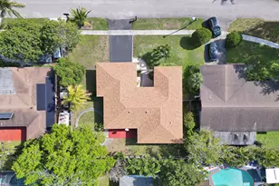 7901 NW 44th Ct, Lauderhill, FL 33351 - Photo 3