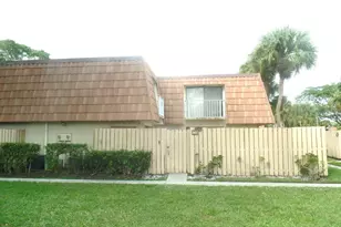 843 Blue Ridge Cir, West Palm Beach, FL 33409 - Photo 3