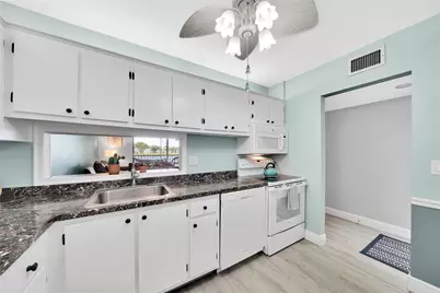 5250 Las Verdes Circle #212, Delray Beach, FL 33484 - Photo 7