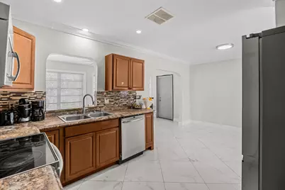 403 NE Oleander Avenue, Port Saint Lucie, FL 34952 - Photo 7