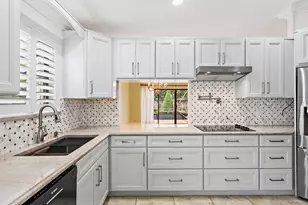 13305 St Tropez Cir, Palm Beach Gardens, FL 33410 - Photo 9