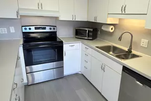 3249 Gardens E Dr, Palm Beach Gardens, FL 33410 - Photo 9