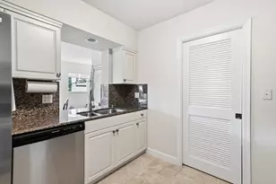 2140 NE 52nd Ct, Fort Lauderdale, FL 33308 - Photo 19