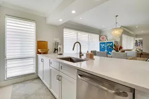 438 Brackenwood Ln S, Palm Beach Gardens, FL 33418 - Photo 7