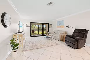 9193 Pecky Cypress Ln, Boca Raton, FL 33428 - Photo 9